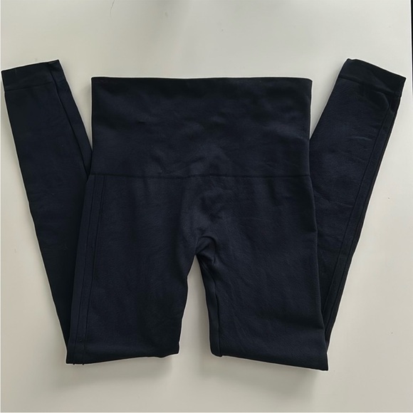 Spanx Look at Me Now Seamless Navy Leggings XS - Picture 4 of 10